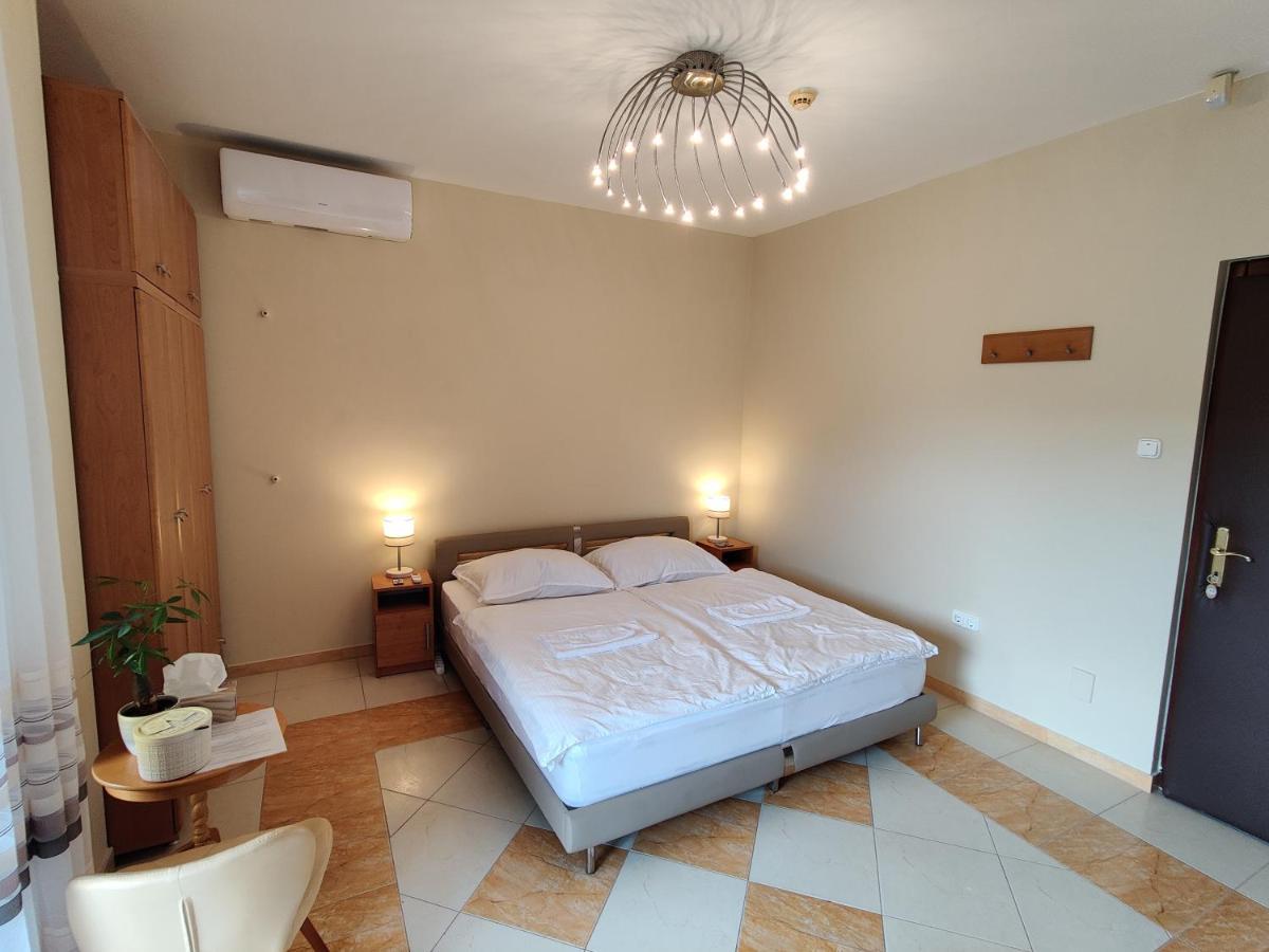 Bliss Rest Apartment Nyiregyhaza Exterior photo